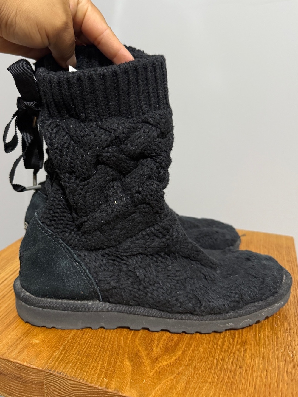 UGG Isla Boots Womens 6 Black Cable Knit Sweater Ribbon Bow Winter Boots